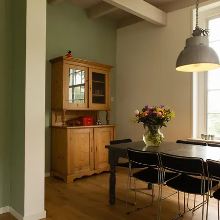 Country house Beneden Sas Steenbergen (North Brabant)